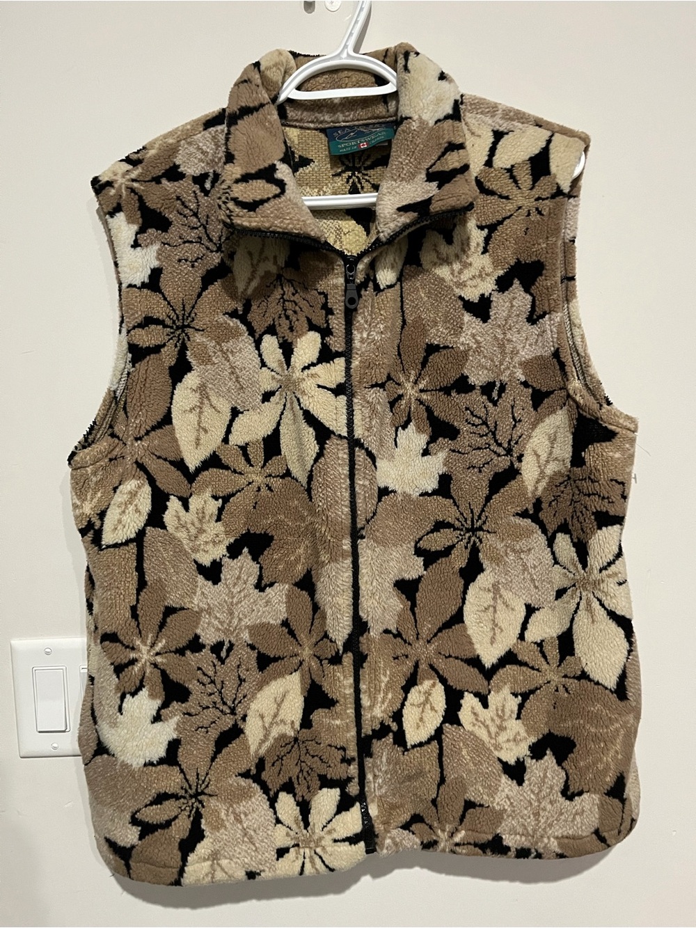 Vintage neutral colored floral women’s vest